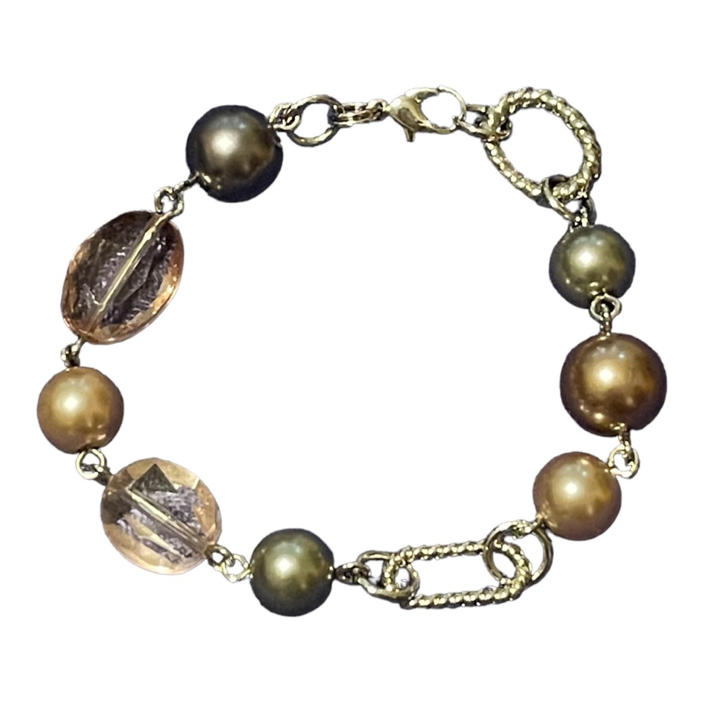 🌟LOVELY BRACELET🌟Pink, gray and silver beads with large silver tone links